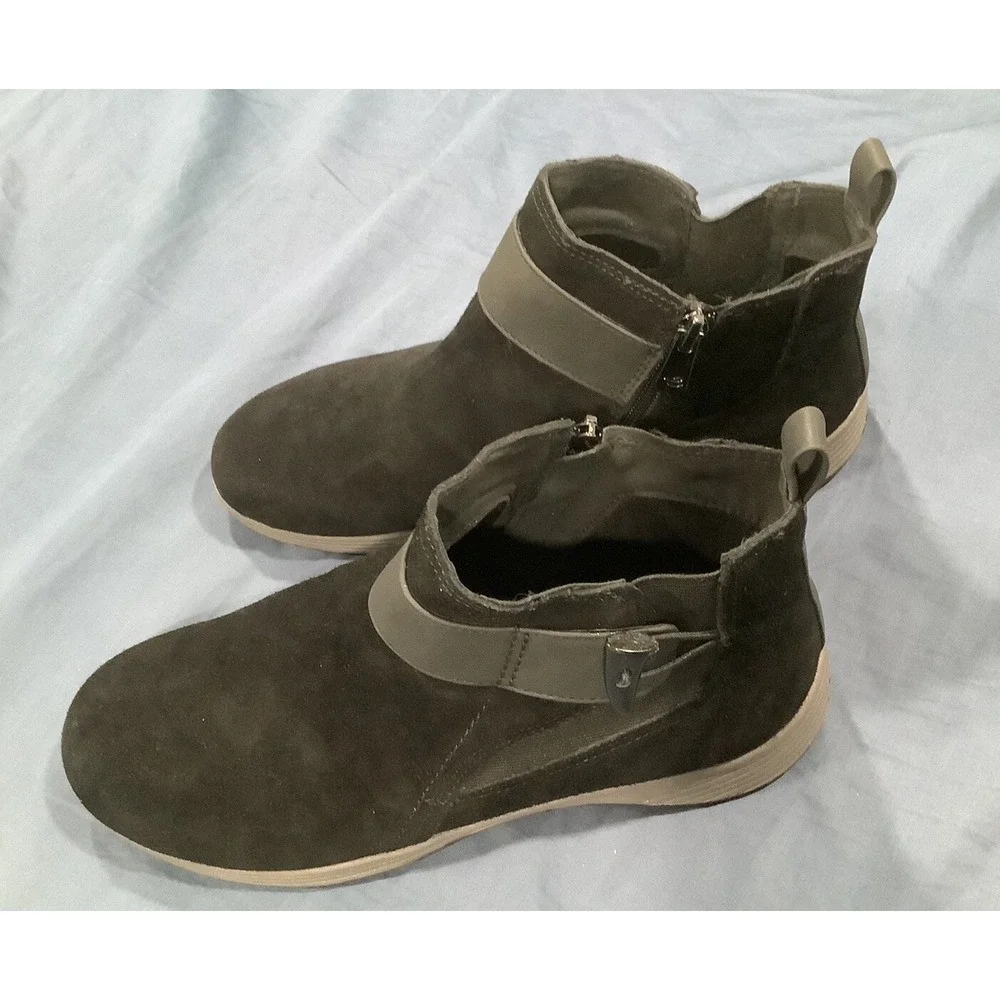 Easy Spirit Hadely Black Leather Suede Ankle Boot Women's Size 9.5 Wide (NWOB)